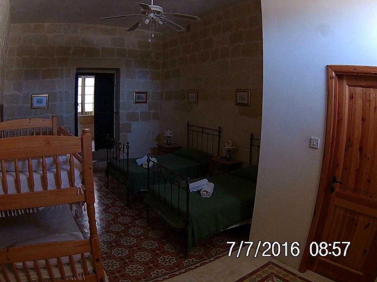 Tal-Masklu Farmhouse Gharb  Bagian luar foto